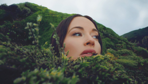 Image of Kacey Musgraves w/ Estevie